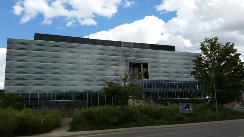 Apply for University of Waterloo Scholarship